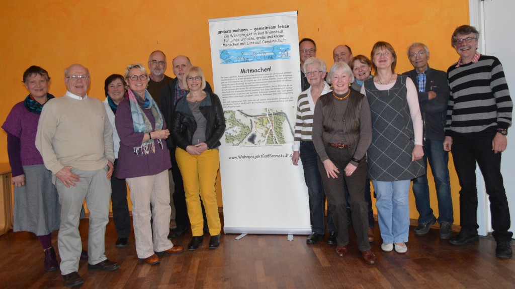 Unser Motto "Mitmachen!" haben wir auch auf das neue Rollup (ausrollbares Plakatwand) geschrieben. Hier unsere Initativgruppe - vier weitere Mitglieder waren bei dem Fototermin nicht dabei.