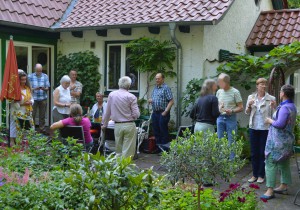 Das muss gefeiert werden. Mit dem Beschluss der Stadtverordneten kann es nun mit der Realisierung unseres Wohnprojekts weiter vorangehen.