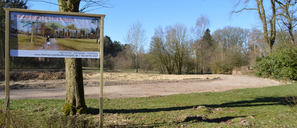 Hier werden wir bauen. Blick über die Baugrube in das Auental des Kurparks
