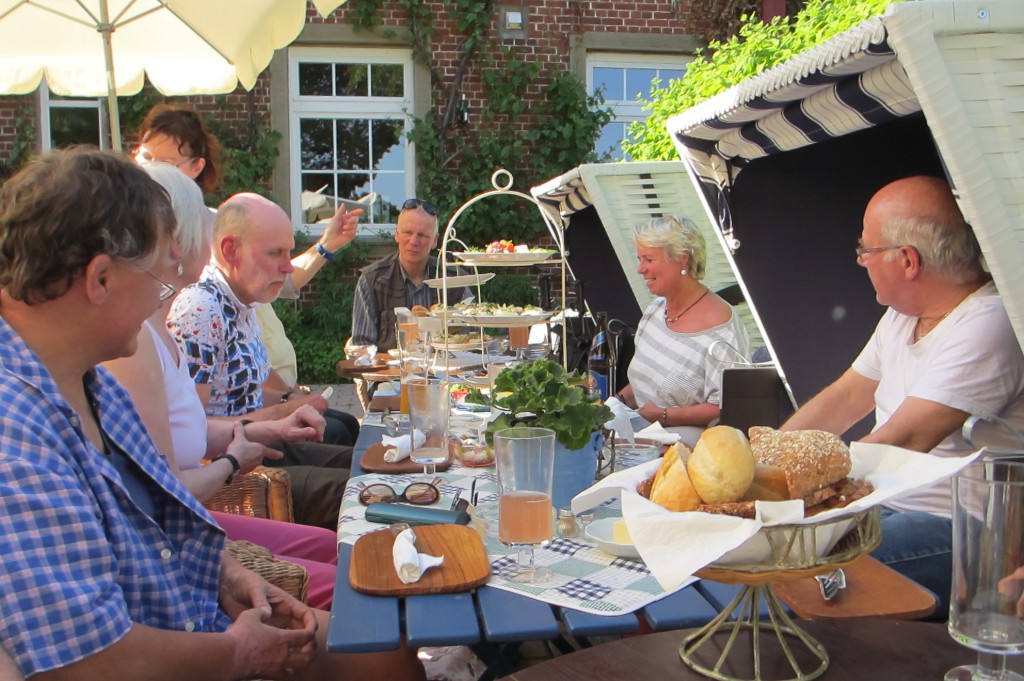 Gut bewirtet im Garten von Hof Ansgarius