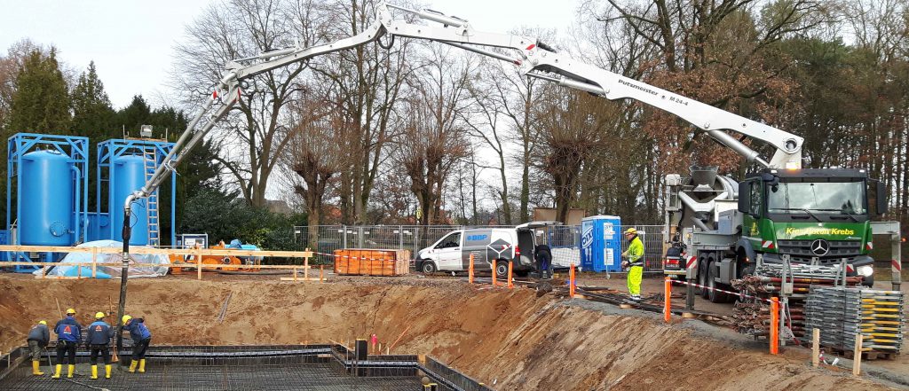 20161201_schuettung-bodenplatte-haus-4-1